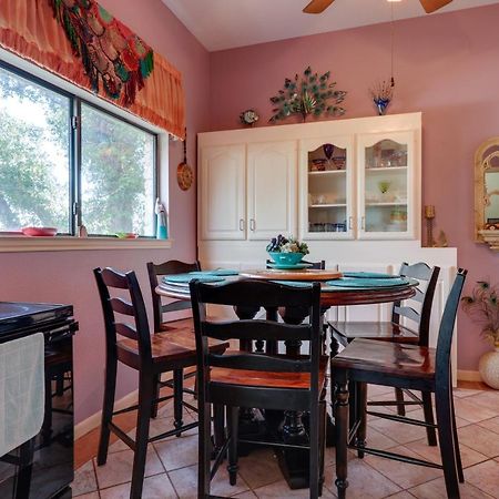 Exotic Home With Patio And Grill Walk To Canyon Lake! Exterior foto