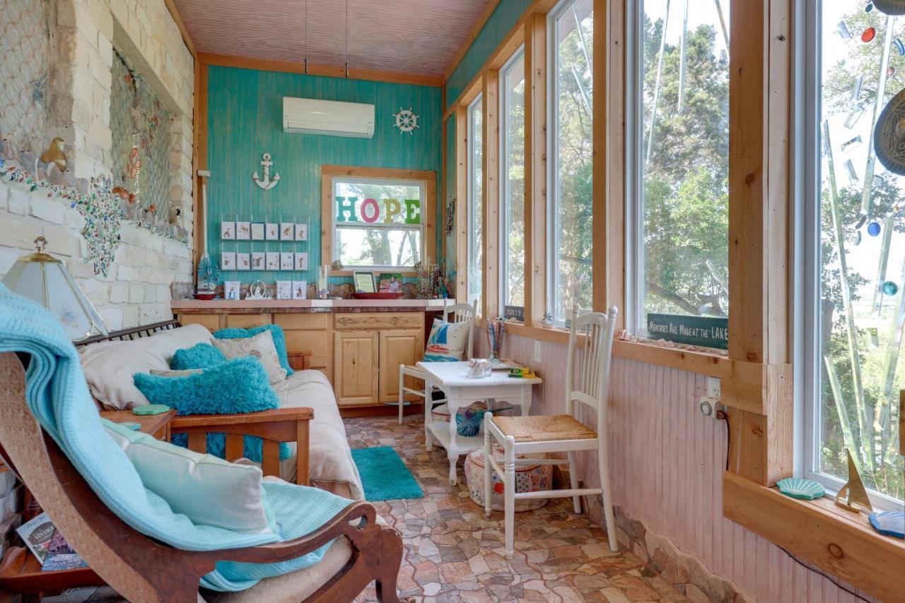 Exotic Home With Patio And Grill Walk To Canyon Lake! Exterior foto