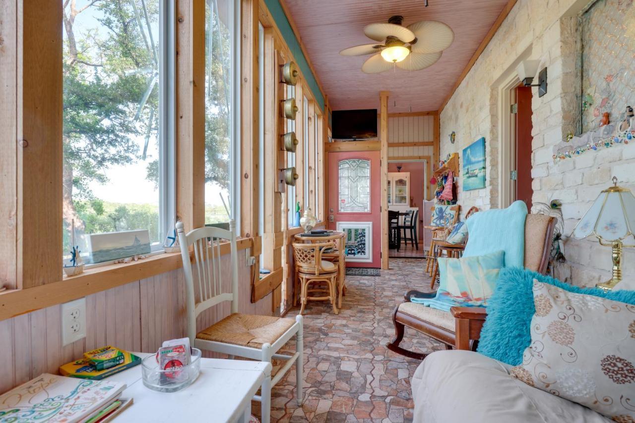 Exotic Home With Patio And Grill Walk To Canyon Lake! Exterior foto