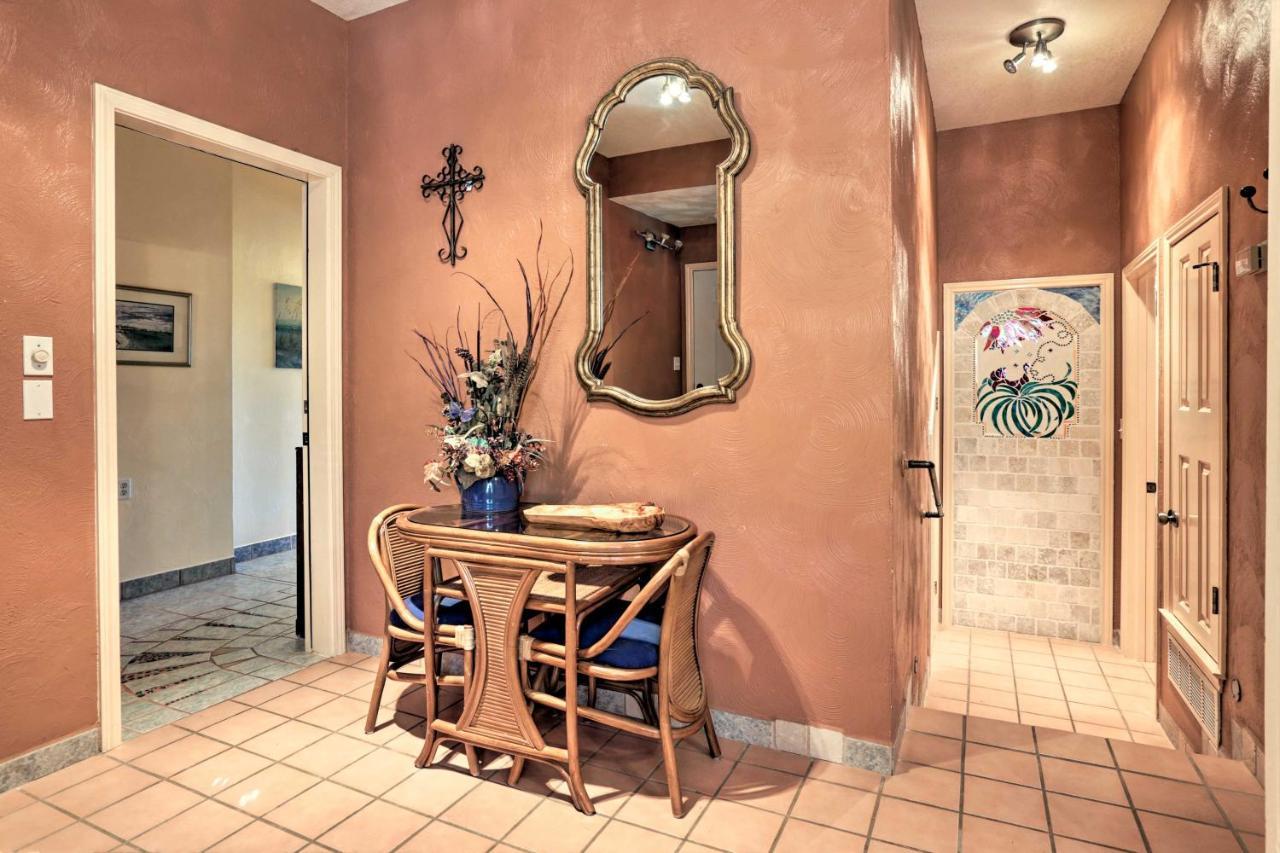 Exotic Home With Patio And Grill Walk To Canyon Lake! Exterior foto