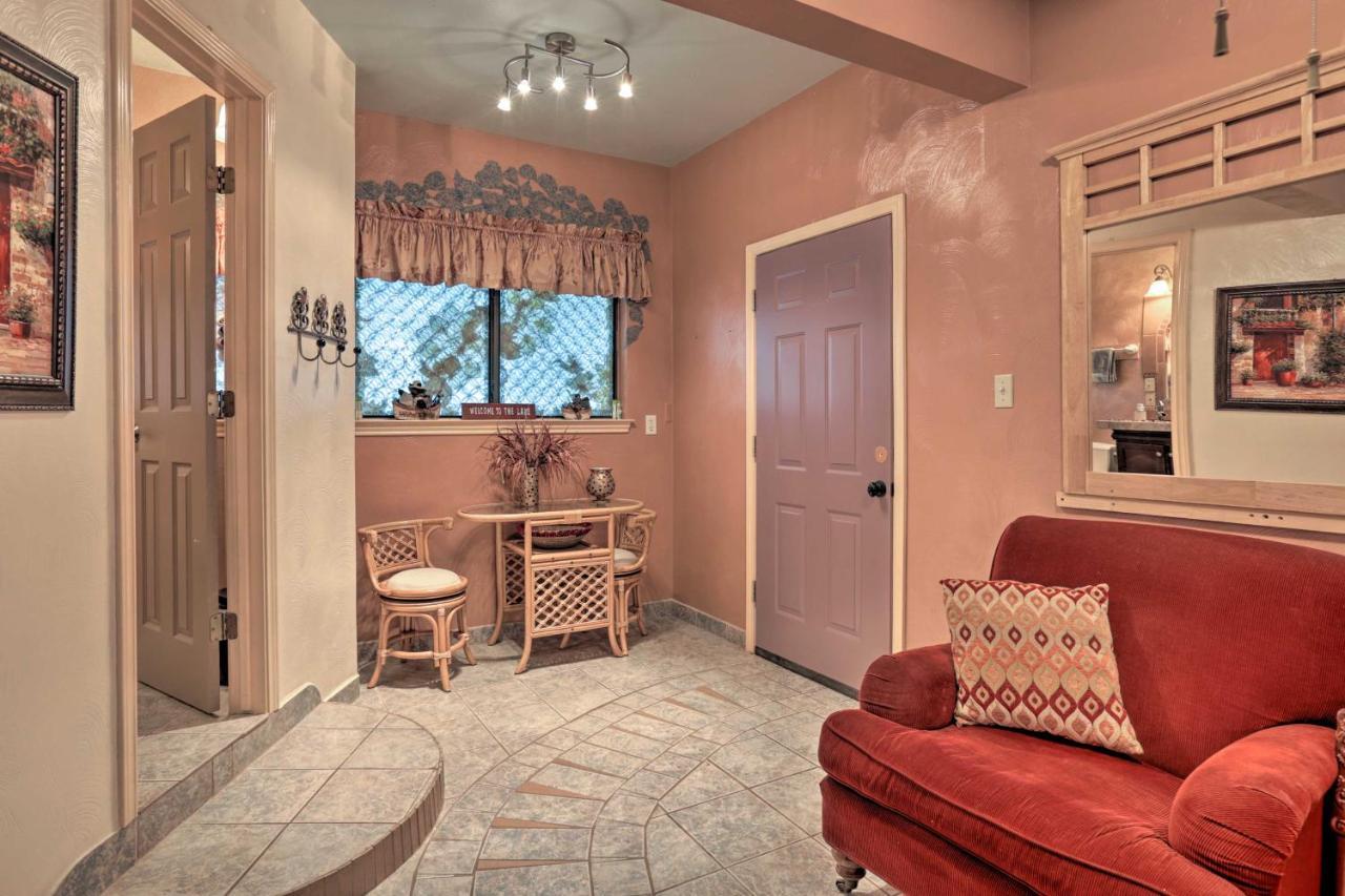 Exotic Home With Patio And Grill Walk To Canyon Lake! Exterior foto