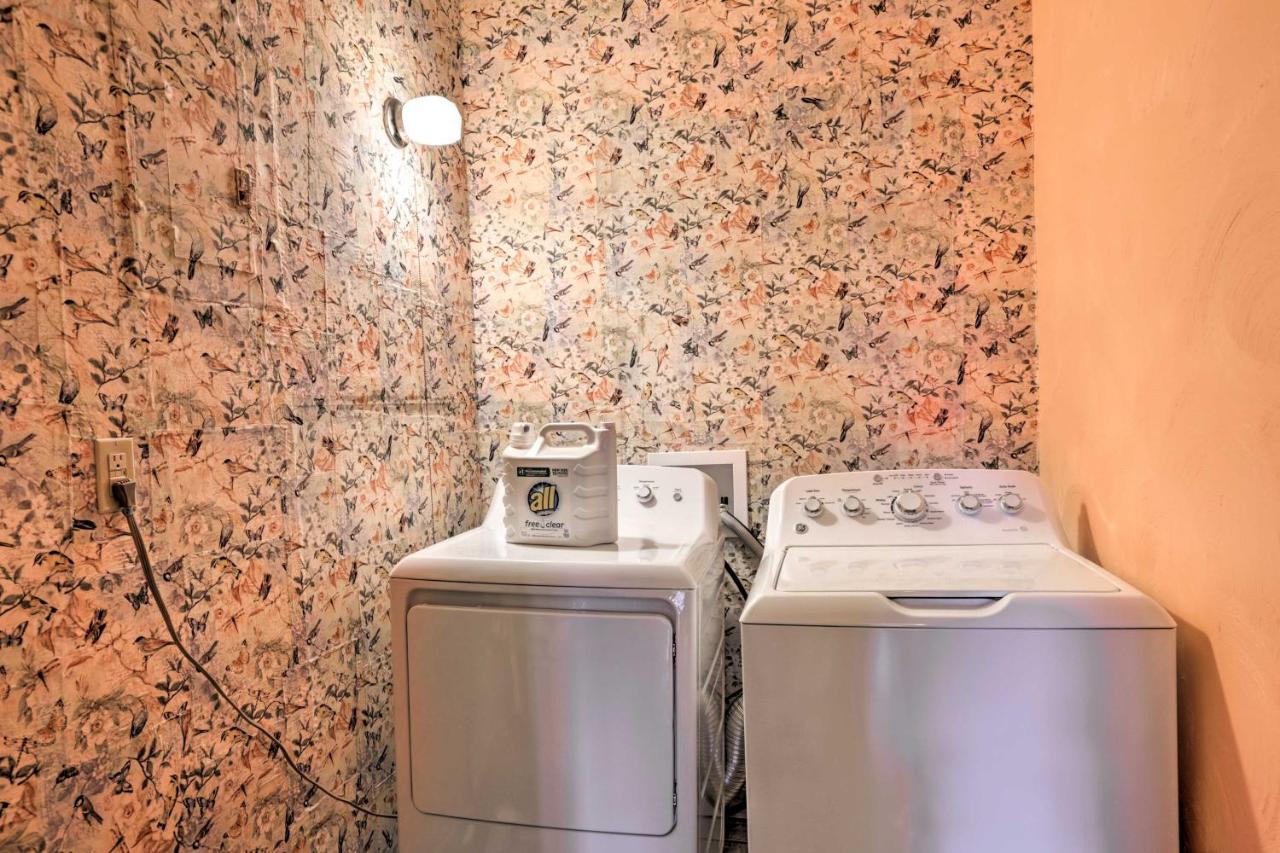 Exotic Home With Patio And Grill Walk To Canyon Lake! Exterior foto