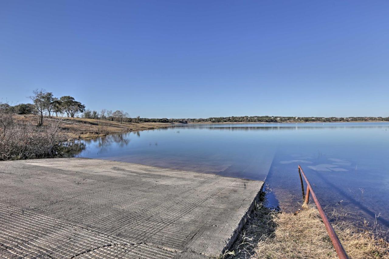 Exotic Home With Patio And Grill Walk To Canyon Lake! Exterior foto